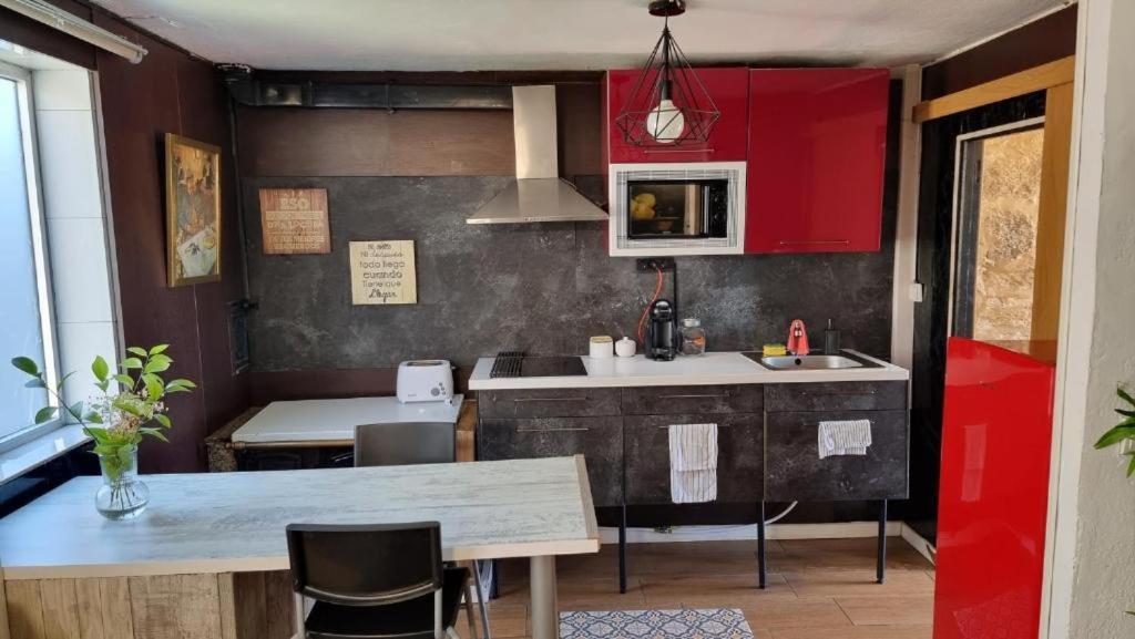 サンティアゴ・デ・コンポステーラ Tipica Casa De Piedraヴィラ エクステリア 写真